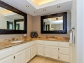 18Master Bath01